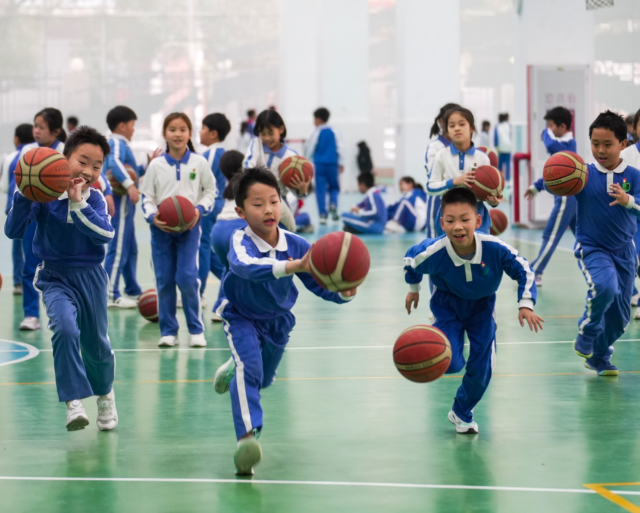 构成阶梯式思政育人链条孩子们手里有一本特别的美德存折 构成阶梯式思政育人链条孩子们手里有一本特别的美德存折